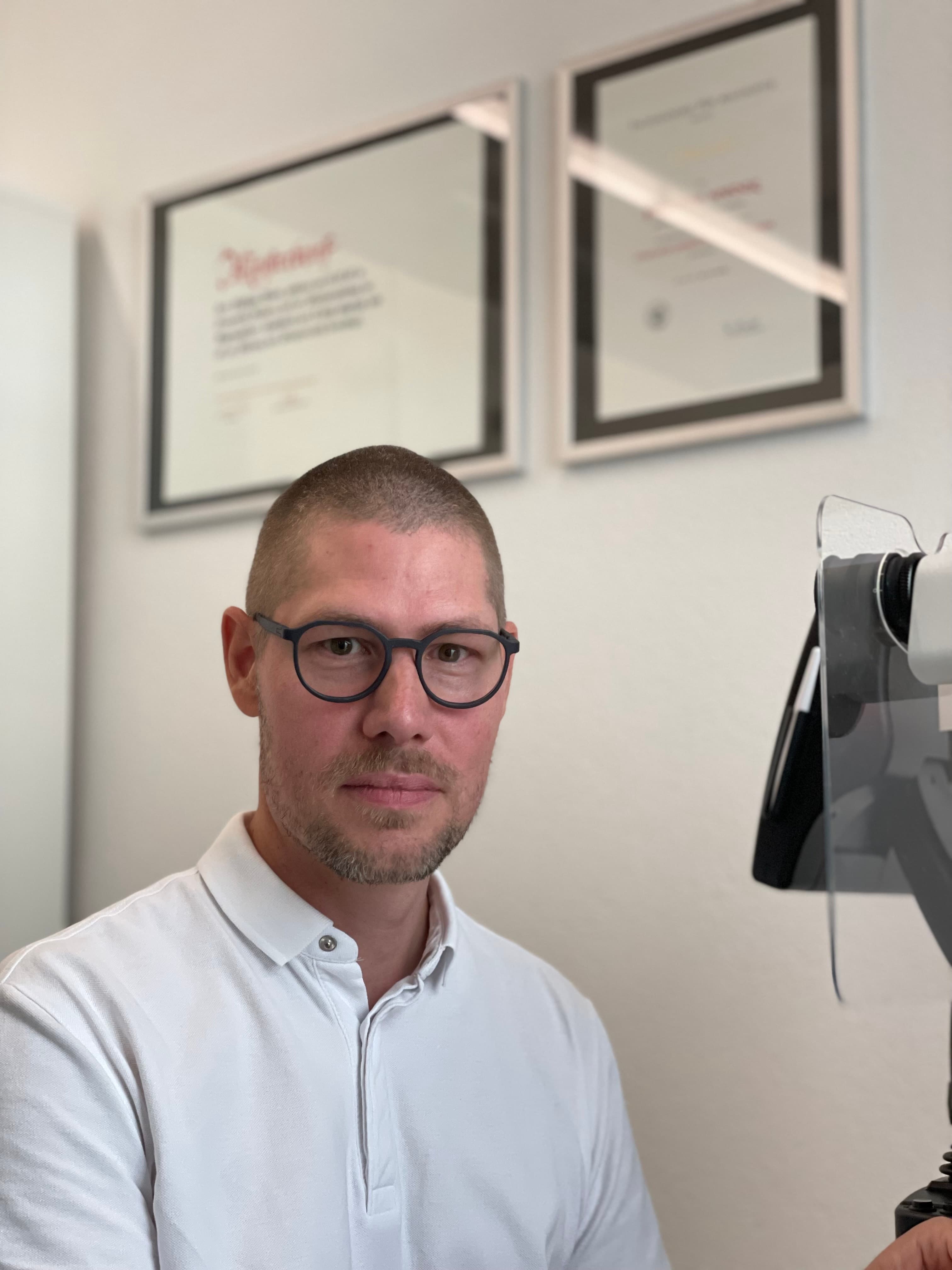 Weder Expertise mit Siegel.jpg